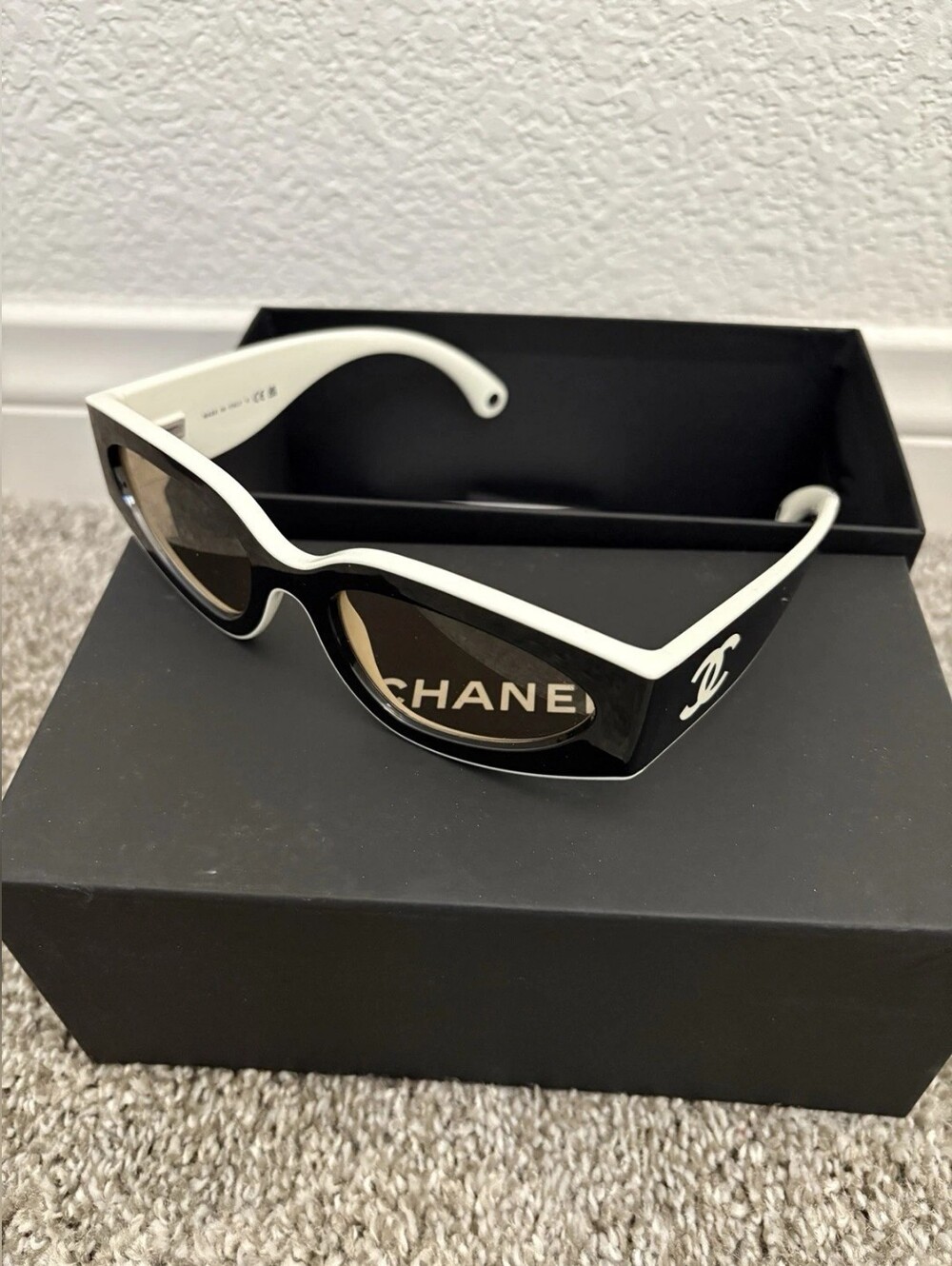 CHANEL Black Cat-Eye Sunglasses with Brown Lenses